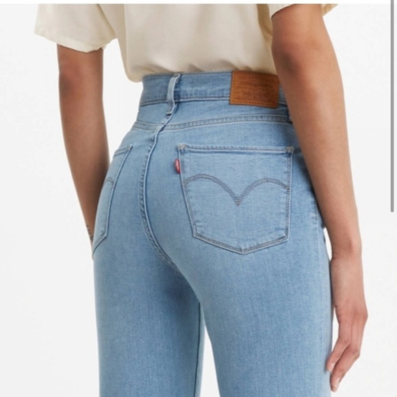 LEVIS 724 MID RISE STRAIGHT CROP - Picture 2 of 10